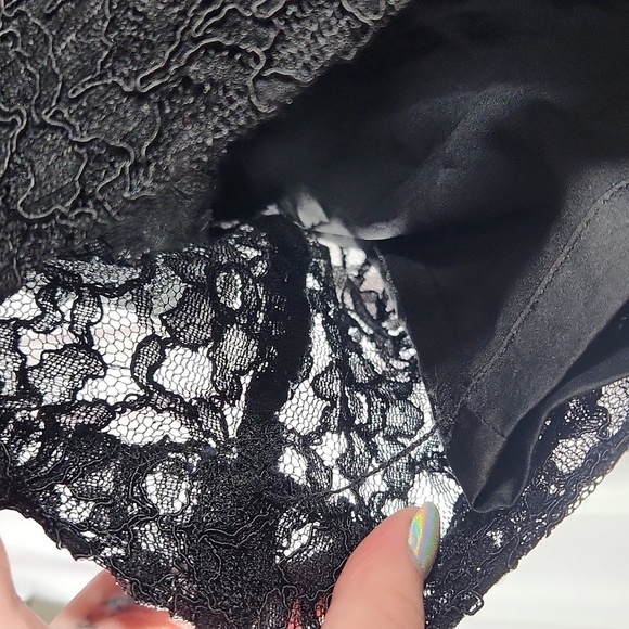 Black Lace mini skirt size 10 by Express - Picture 6 of 14
